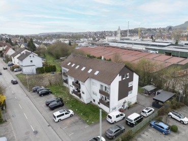 4-ZIMMER-DACHGESCHOSSWOHNUNG Solide Basis mit Entwicklungspotential 4-ZIMMER-DACHGESCHOSSWOHNUNG Solide Basis mit Entwicklungspotential